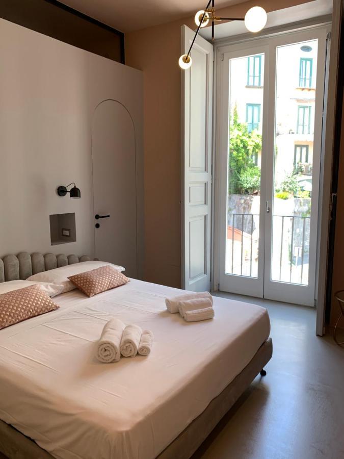 Luciani 33 Luxury Rooms Салерно Екстериор снимка